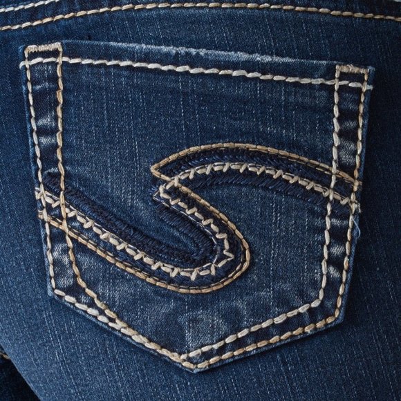 🔥2 for 50🔥Cuffed Dark Wash Silver Suki Capris - Picture 2 of 5